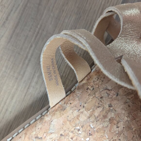 NEW W/O BOX CROWN VINTAGE LEATHER UPPER CORK FOOTBED TOE RING SANDALS 9.5 WMN - Picture 12 of 16